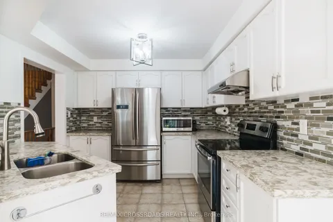 15 Oates Drive, ON M1L 0A9
