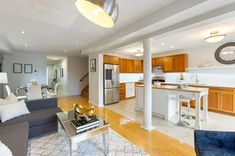 27 Lunney Crescent, ON L1C 5P1