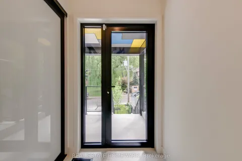 174 Kenilworth Avenue, ON M4L 3S6