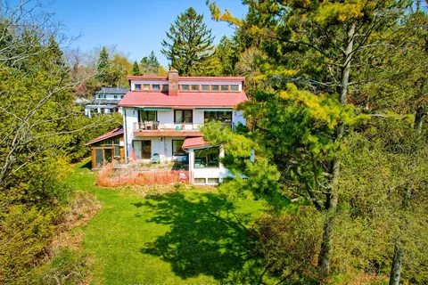 33 Bellehaven Crescent, ON M1M 1H2