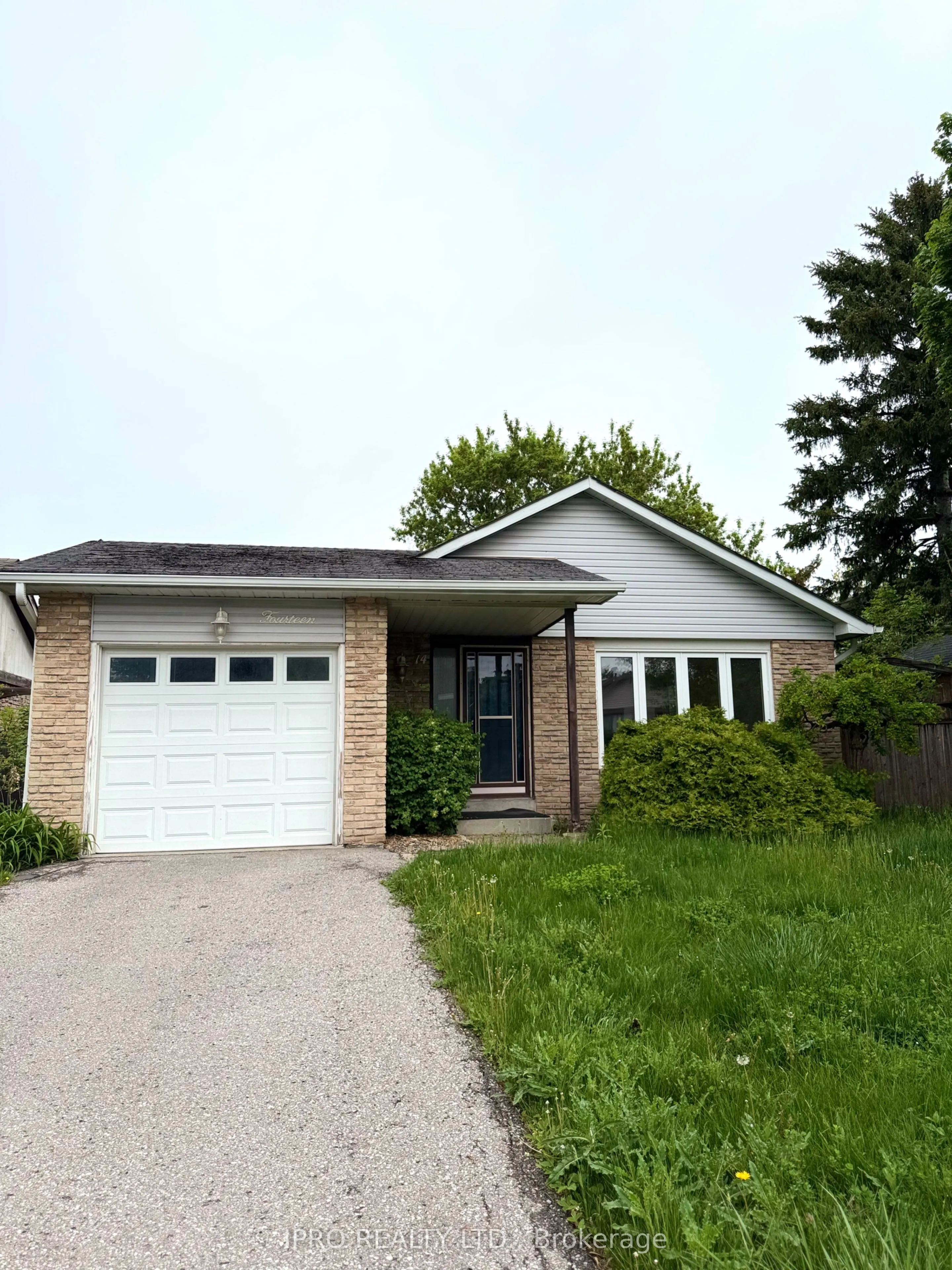 14 Pilkington Crescent, ON L1N 6E9