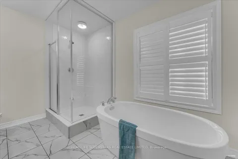 90 Dorian Drive, ON L1P 0C8