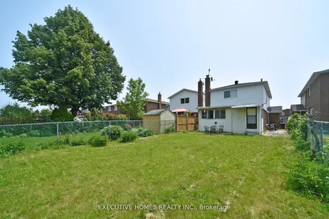 194 Braymore Boulevard, ON M1B 2G8