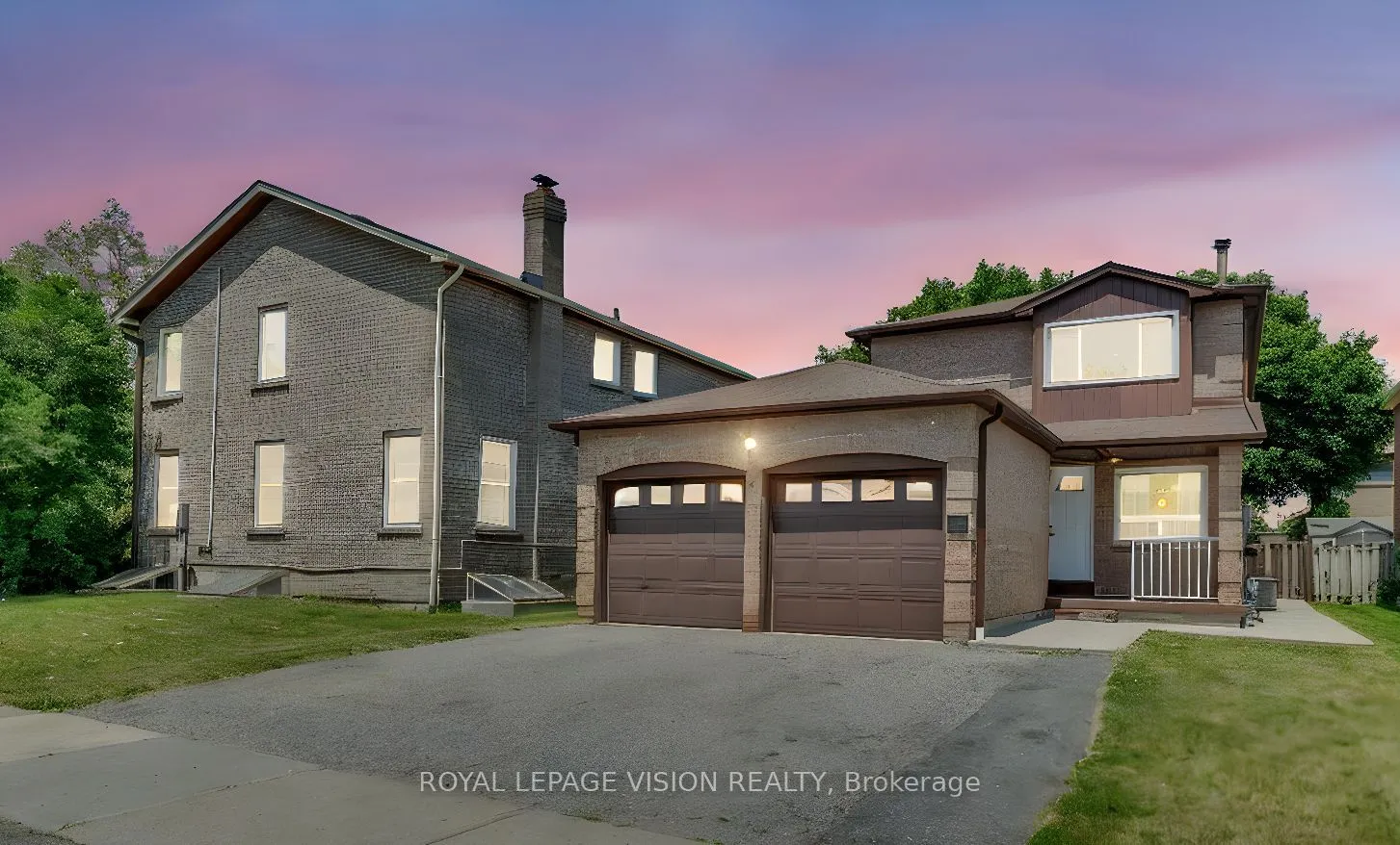 26 Ravenscroft Road, ON L1T 1V6