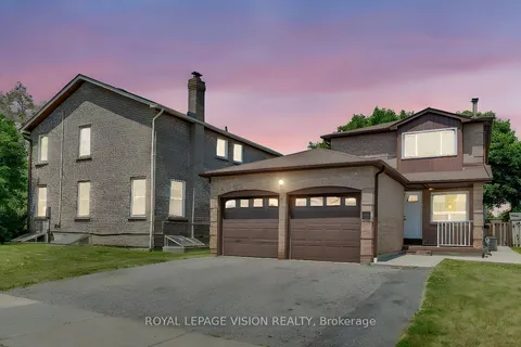 26 Ravenscroft Road, ON L1T 1V6