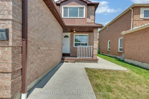 26 Ravenscroft Road, ON L1T 1V6
