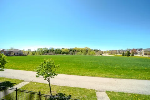 22 Burtonbury Lane, ON L1Z 0C9