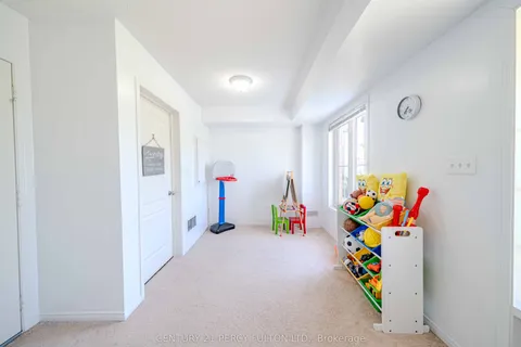 22 Burtonbury Lane, ON L1Z 0C9