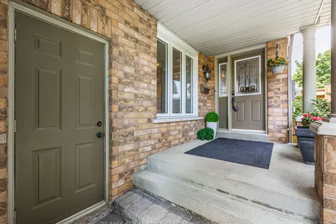 14 Constance Drive, Whitby, ON L1P 1N3