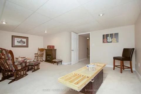 55 Hearthstone Crescent, ON L1E 2X8