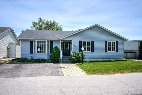 75 Bluffs Road, ON L1B 1A6
