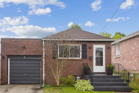 2 Leyton Avenue, ON M1L 3T4
