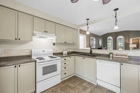 1623 Edenwood Drive, ON L1G 7Y6