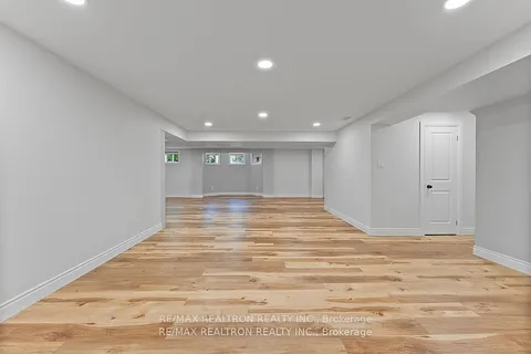 897 Baylawn Drive, ON L1X 2N7