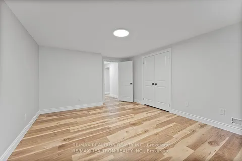 897 Baylawn Drive, ON L1X 2N7