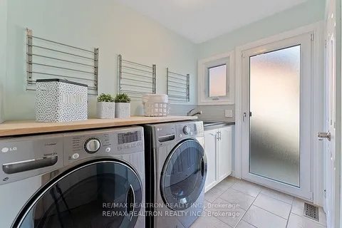 897 Baylawn Drive, ON L1X 2N7
