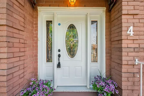 4 Pinedale Crescent, ON L1E 1C3