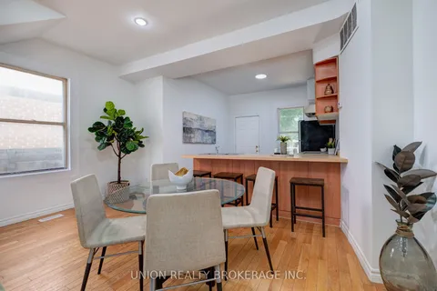 533 Victoria Park Avenue, ON M4C 5H2