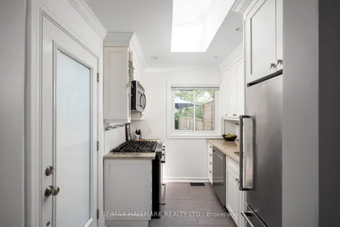 33 Ashdale Avenue, ON M4L 2Y6