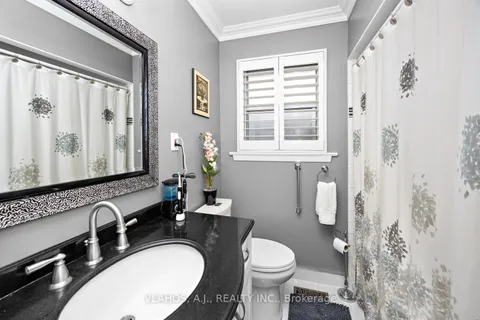 19 Bainhart Crescent, ON M1H 2R4