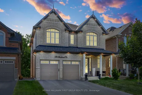 133 Auckland Drive, ON L1P 0J4