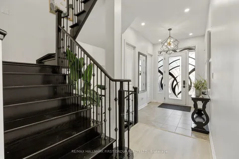 133 Auckland Drive, ON L1P 0J4