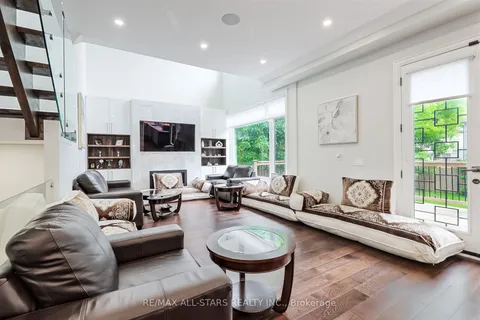 50 Eastville Avenue, ON M1M 2N7