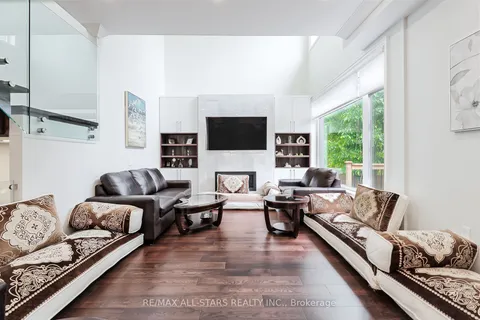50 Eastville Avenue, ON M1M 2N7