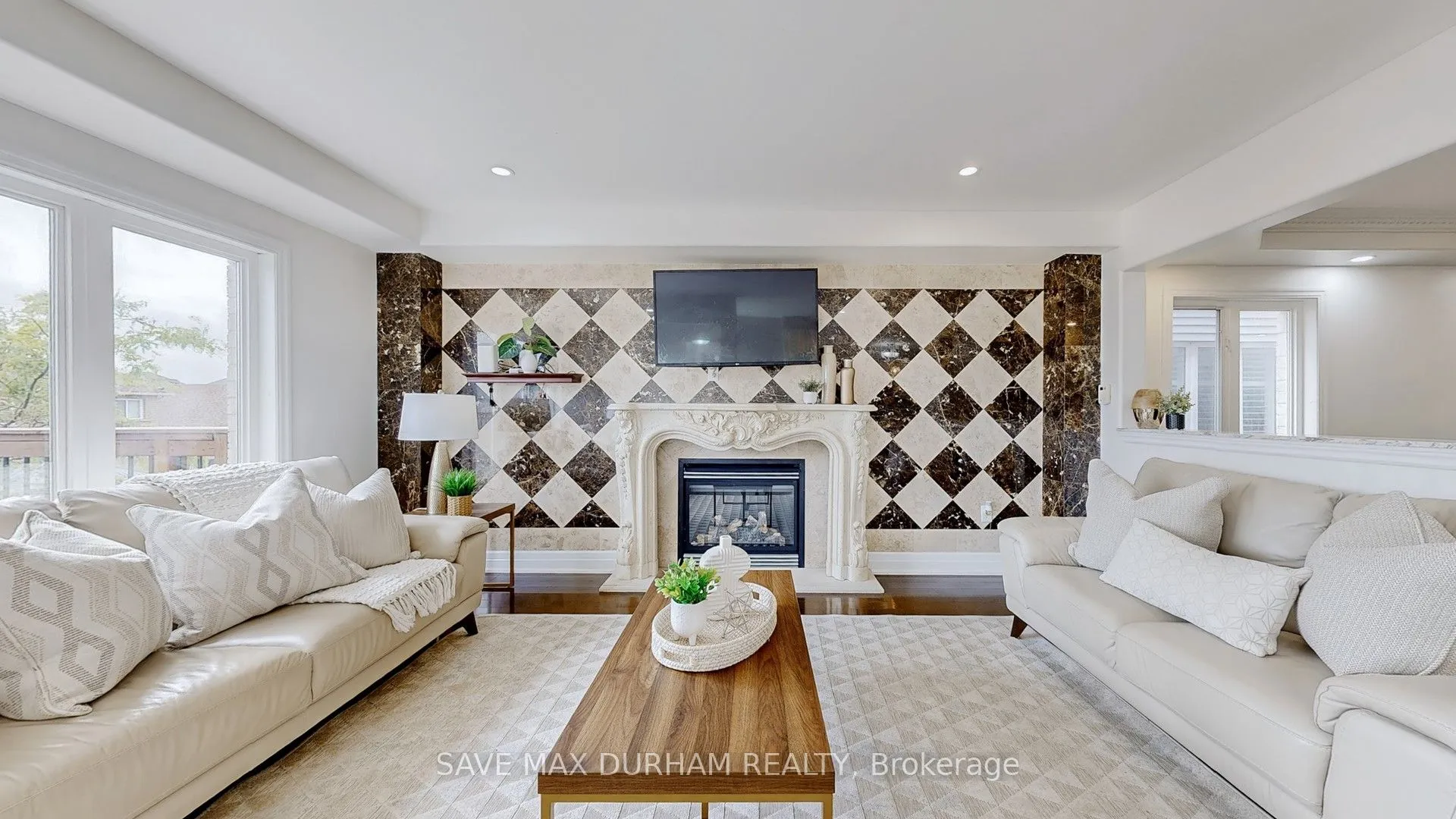 1738 Shelburne Street, ON L1K 0T1