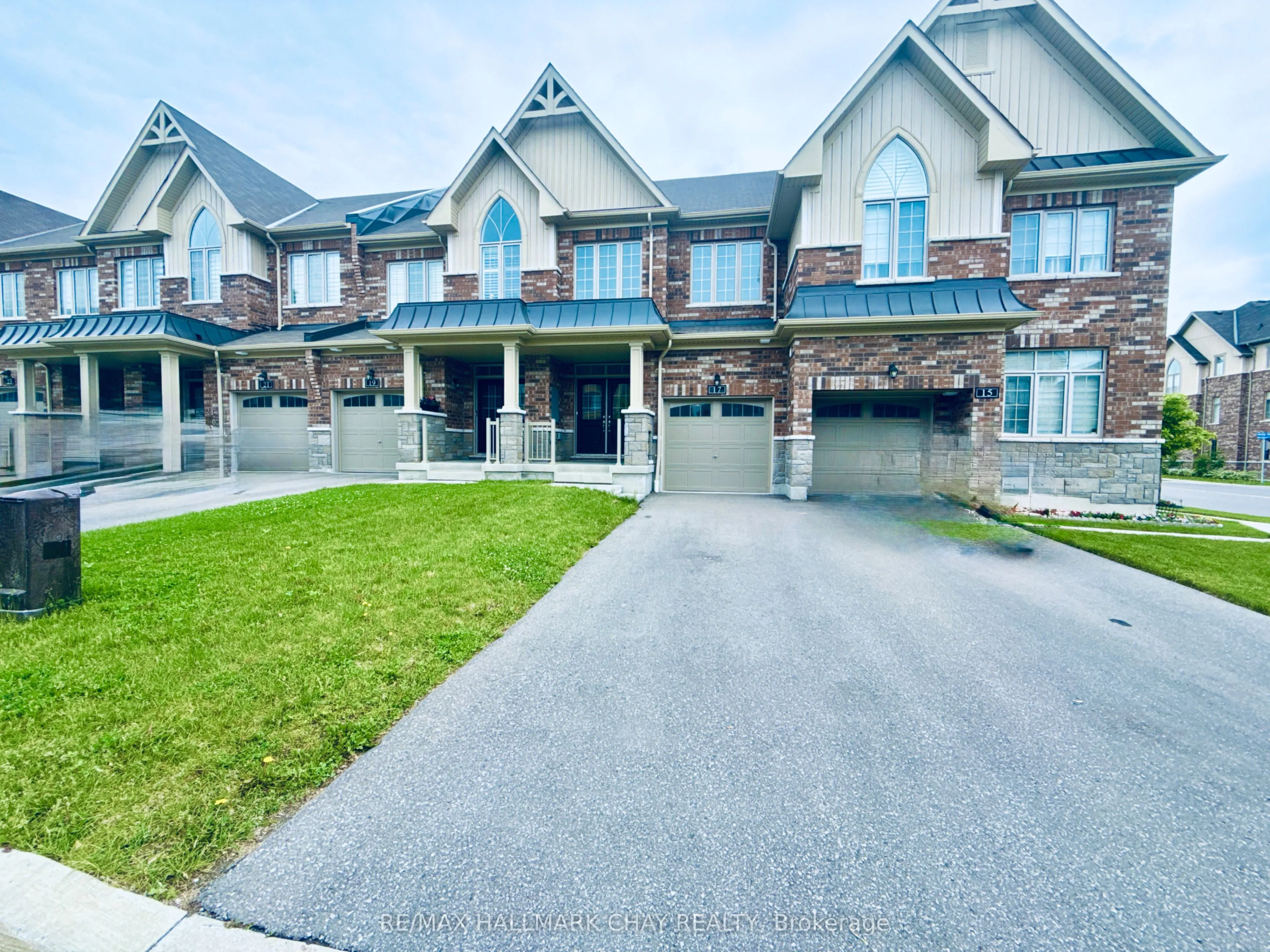 17 Sutcliffe Drive, ON L1R 0R2