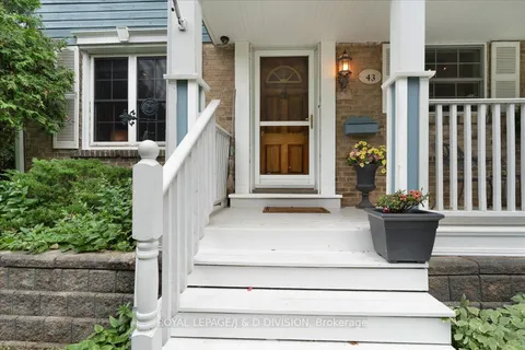 43 Allister Avenue, ON M1M 3L1