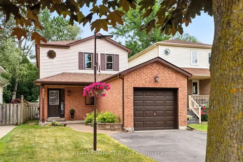 991 Greenlane Court, ON L1K 2C6