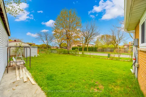 32 Lighthall Crescent, ON M1B 1V3