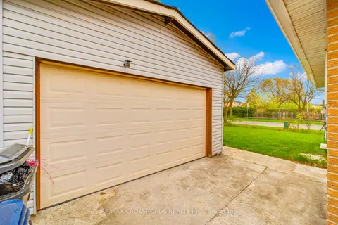 32 Lighthall Crescent, ON M1B 1V3