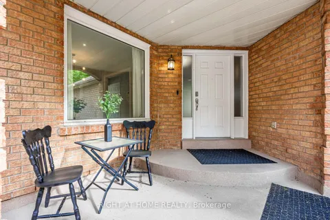 34 Beaumont Drive, ON L1T 1P8
