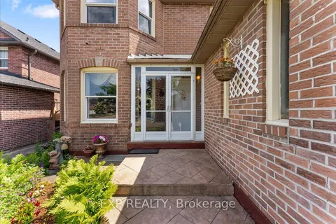 1734 Broadoak Crescent, ON L1V 4S3