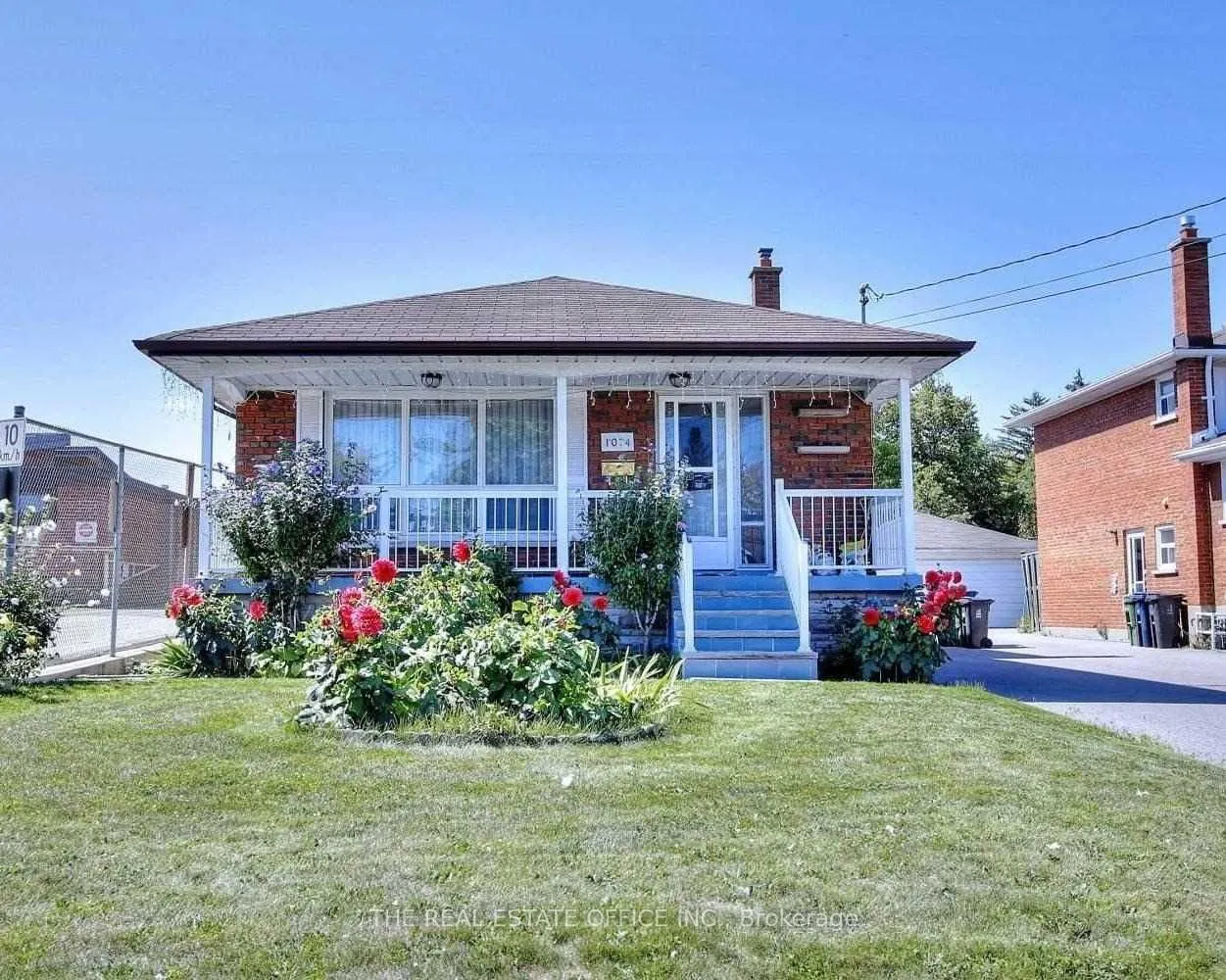 1074 Pharmacy Avenue, ON M1R 2H1