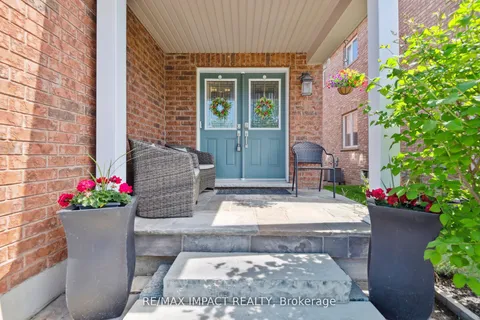 71 Lobb Court, ON L1C 0K4