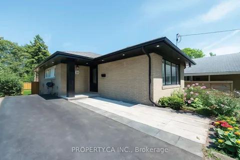 33 Moorecroft Crescent, ON M1K 3T9