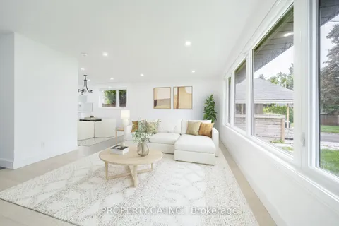 33 Moorecroft Crescent, ON M1K 3T9