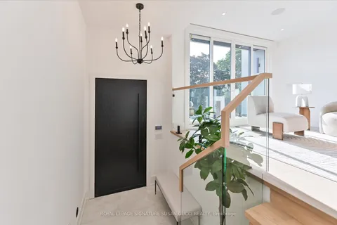 24 Elmsdale Road, ON M4J 3M4