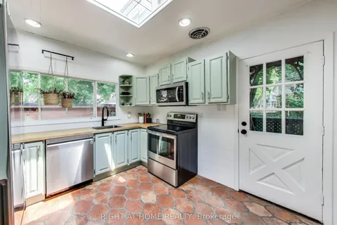 1071 Craven Road, ON M4J 4V7