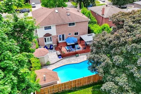 10 Corningham Street, ON M1C 1Y1
