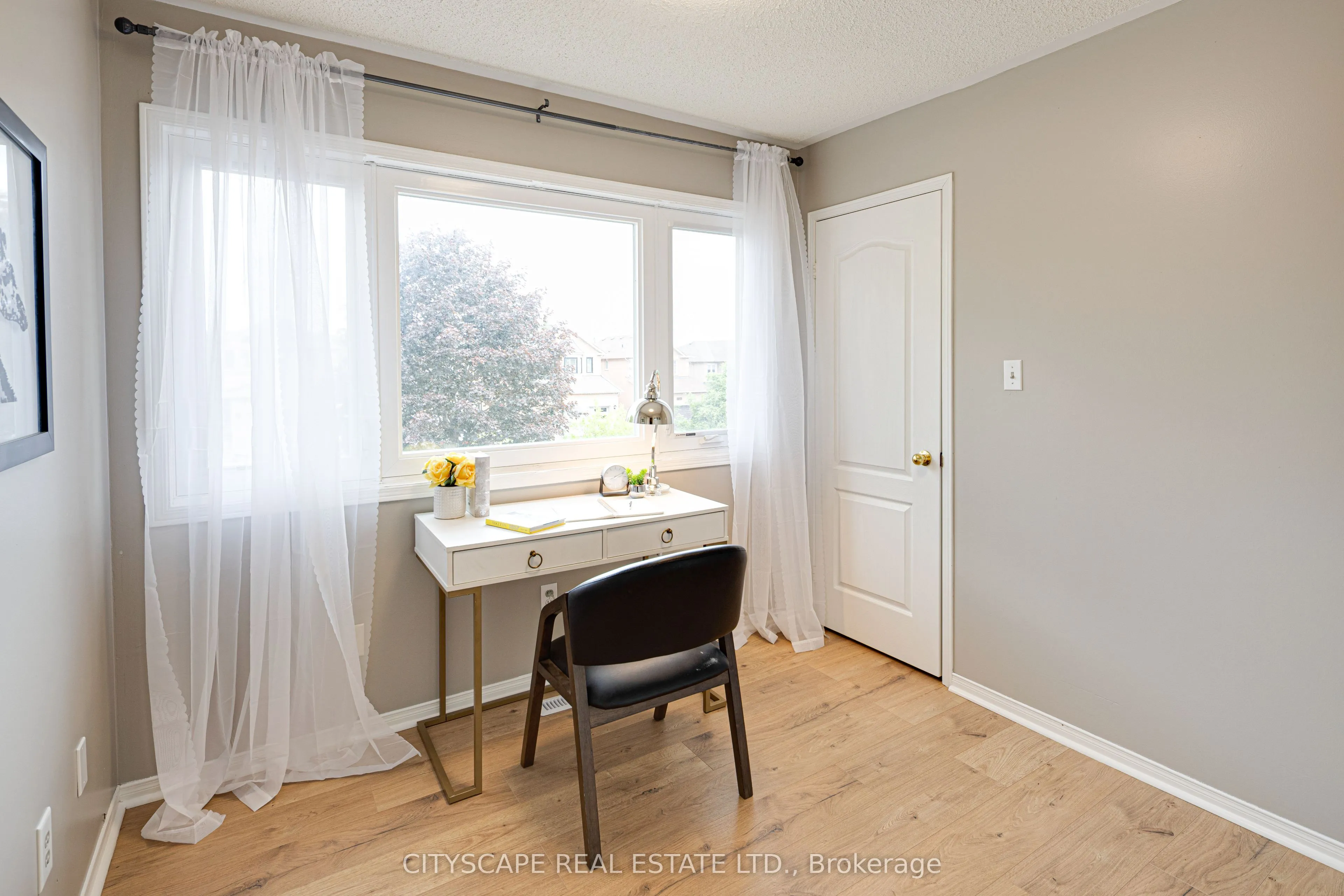 1113 Gossamer Drive, ON L1X 2T7