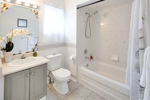 1113 Gossamer Drive, ON L1X 2T7