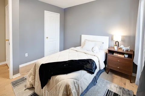 1113 Gossamer Drive, ON L1X 2T7