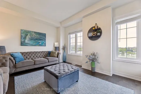98 Ferris Square, ON L1E 0J2