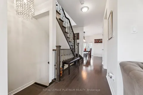 98 Ferris Square, ON L1E 0J2