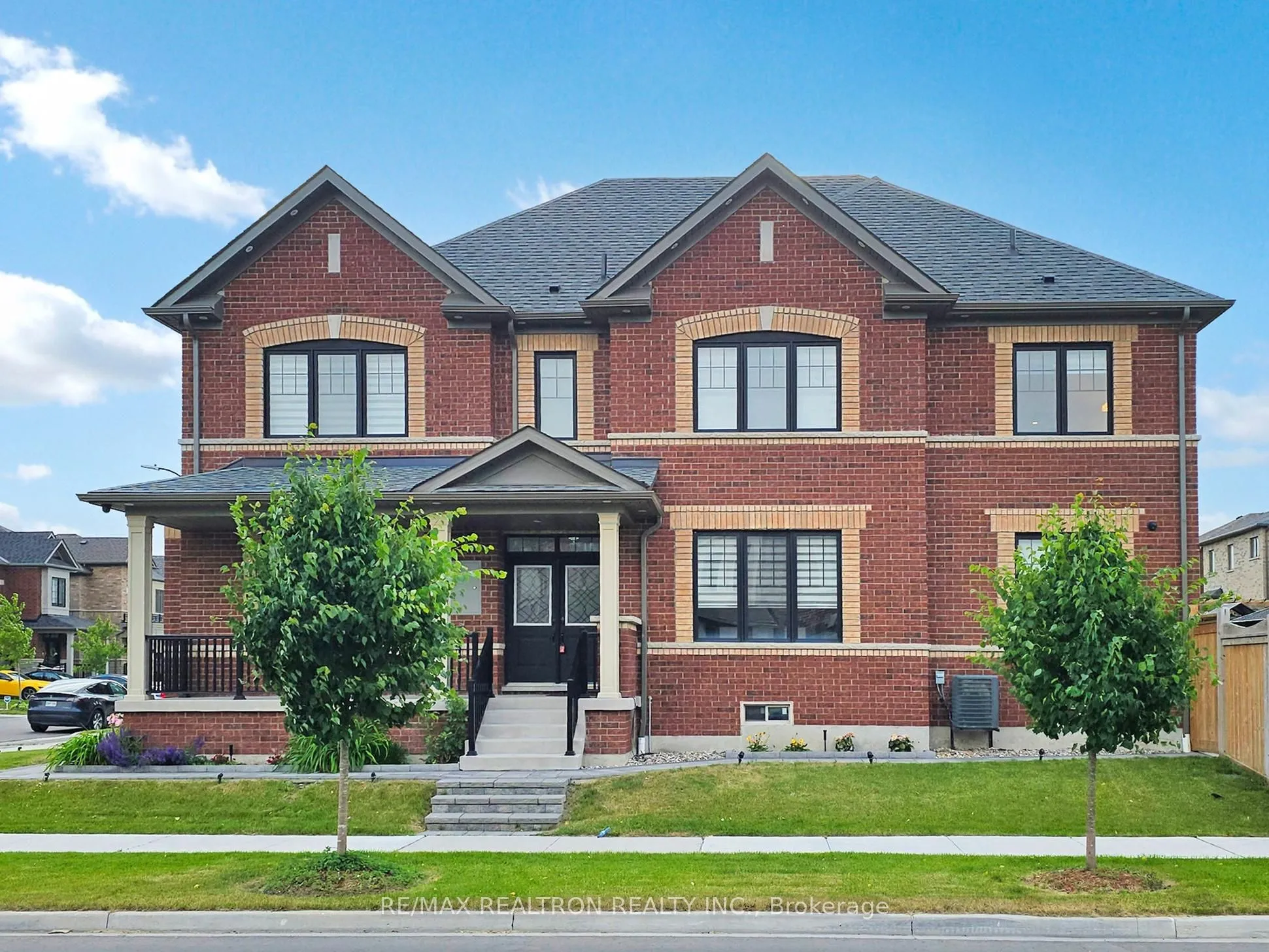 2 Auckland Drive, ON L1P 0G6