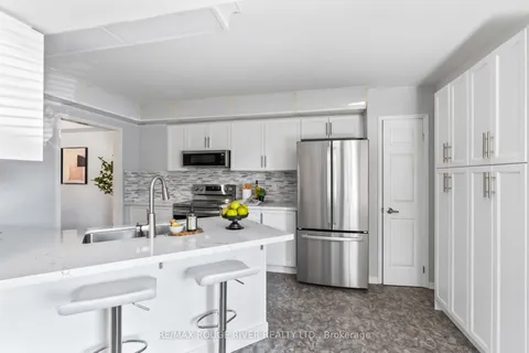 4 Heaver Drive, ON L1N 8X2